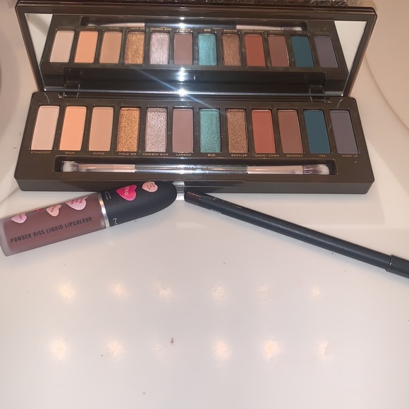 NIB‼️ Urban Decay Naked Wild West palette and 2 full size MAC products🤎💚🧡